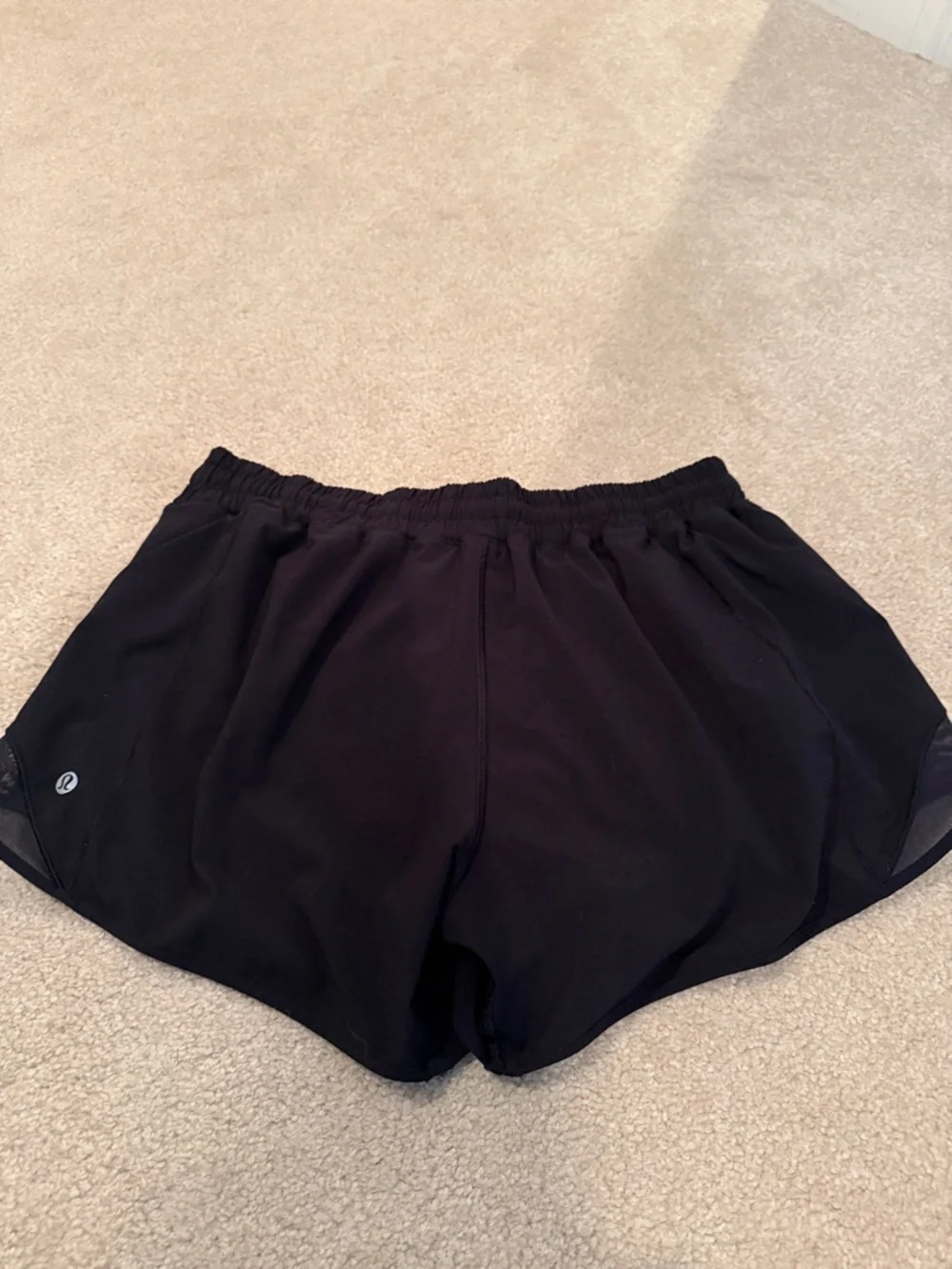 Black lululemon hotty hot shorts - Picture 3 of 4
